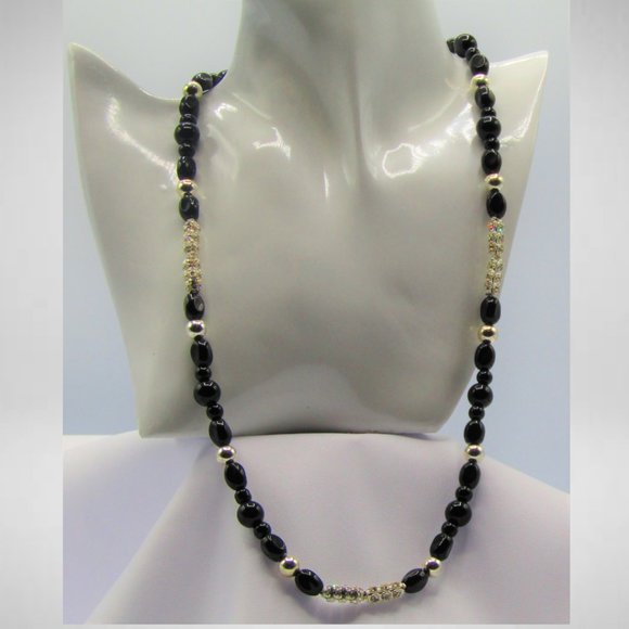 Black and Silver Beaded Jewelry Set - Picture 2 of 5